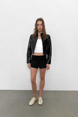 CHAQUETA CORTA EFECTO PIEL / Negro - Zara фото 6