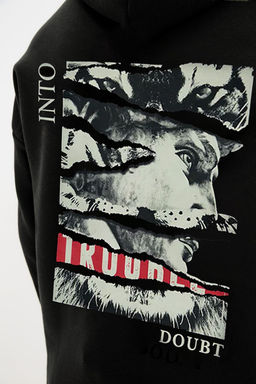 TRENDYOL MAN Siyah Regular/Normal Kesim Bask?l? Kapusonlu Sanatsal Bask?l? Sweatshirt TMNAW20SW0489 - Trendyolmilla фото 3