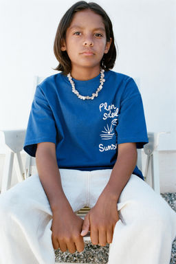 CAMISETA ESTAMPADO SOMBRILLA PLAYA / Azul