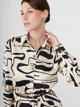 Платье из принтованной атласной ткани