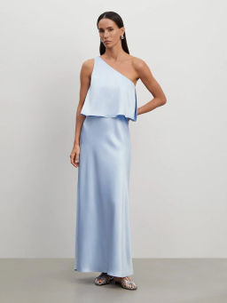 Платье приталенного кроя