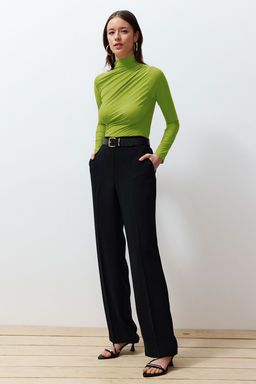 Trendyolmilla Siyah Buzgulu Kare Yaka Vucuda Oturan Esnek Orme Bluz TWOSS24BZ00487  фото 11