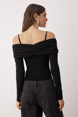 Siyah Carmen Yaka Orme Body TPRAW26BD00022