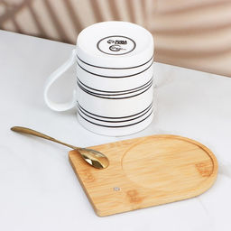 Кружка керамическая на деревянной подставке «Прятки», 330 мл, с ложкой, белая