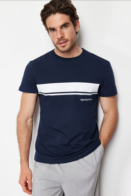 TRENDYOL MAN Tas Regular/Normal Bisiklet Yaka K?sa Kollu Cizgili Bask?l? %100 Pamuklu T-shirt TMNSS24TS00059