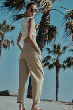 PANTAL?N CHINO BAJO VUELTA / Camel claro - Zara фото 5