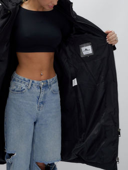 Пальто утепленное стеганное зимнее с капюшоном женское черного цвета 9639Ch - Mtforce фото 13