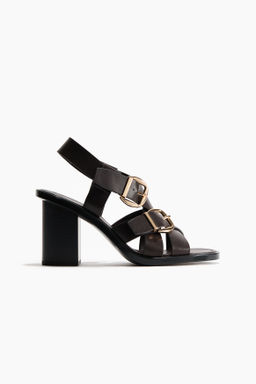 Sandalias de tac?n con hebillas decorativas