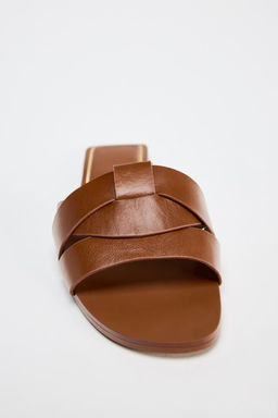 FLAT CRISS-CROSS LEATHER SLIDER SANDALS - Zara фото 3
