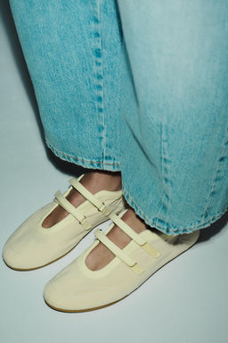 SATIN-EFFECT TOPSTITCHED BALLET FLATS - Zara фото 10