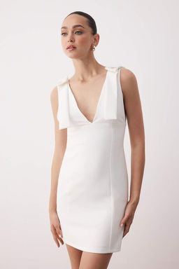 Ekru Vucuda Oturan Gogus ve Kol Detayl? Mini Dokuma Elbise TPRSS25EL00309