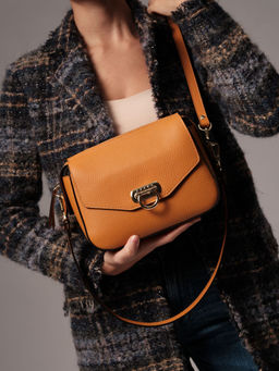 Сумка кожаная кросс-боди Azaro 3684 оранжевый карандаш