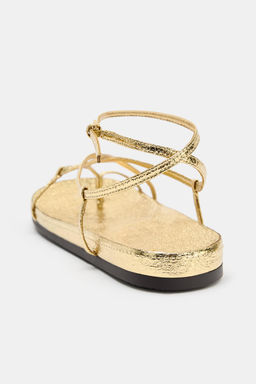 SANDALIA PLANA EFECTO METALIZADO / Oro - Zara фото 5