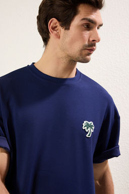 Lacivert Oversize/Genis Kesim Palmiye Patchli Interlok T-Shirt TMNSS25TS00024