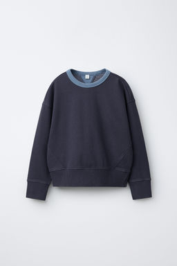 SWEATSHIRT WITH CONTRAST NECK AND CUT-OUTS