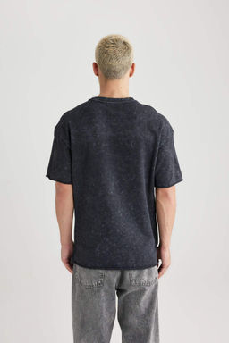 Потертая футболка с короткими рукавами и круглым вырезом Comfort Fit с эффектом потертостей - Defacto фото 5