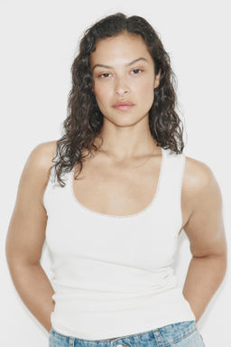 Top con ribetes de encaje - H&m фото 6