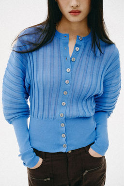 CHAQUETA PUNTO MANGA ACORDE?N / Azul claro - Zara фото 5