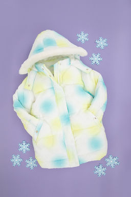 Кремовое пальто для девочки Неожиданная скидка в корзине