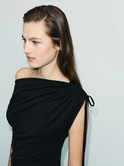 Асимметричная футболка из модала / Zarina