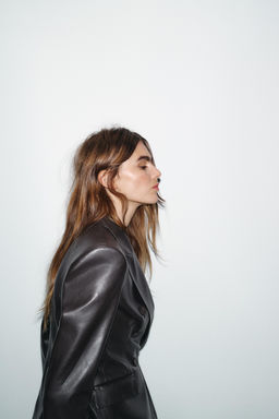 FAUX LEATHER DOUBLE-BREASTED BLAZER - Zara фото 4
