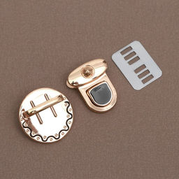 Застёжка для сумки, 3×3.5 см, цвет золотой, чёрный