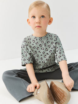 Костюм футболка оверсайз и брюки клеш Наивный леопард/графит