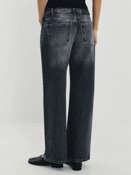 Джинсы LOOSE FIT со средней посадкой / Zarina