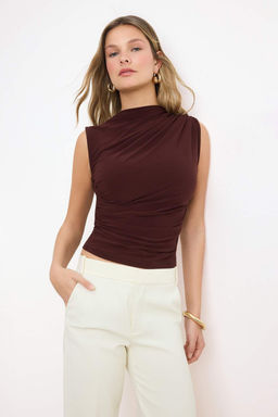 Kahverengi S?f?r Kol Buzgulu Vucuda Oturan Esnek Orme Bluz TWOSS24BZ00486