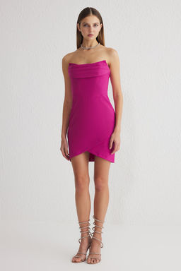 TRENDYOLMILLA Siyah Vucuda Oturan Straplez Dokuma K?sa S?k Elbise TPRSS25EL00192 фото 7