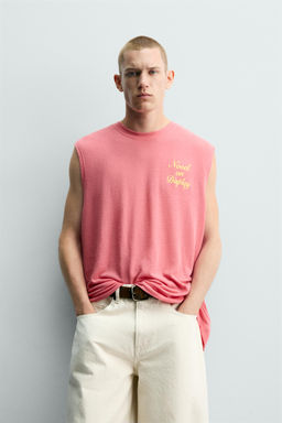 CAMISETA TANK RELAXED FIT TEXTOS ESTAMPADOS / Rosa fl?or