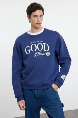 TRENDYOL MAN Lacivert Oversize/Genis Kesim Ici Polar/S?cak Tutan Bask?l? Sweatshirt TMNAW25SW00064 - Trendyolmilla фото 2