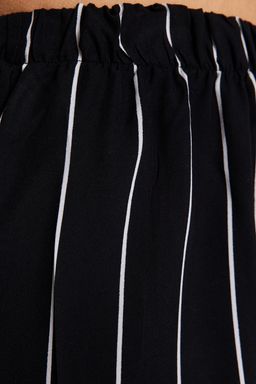 Siyah Cizgili S?rt Baglama Detayl? Ip Ask?l? Viskon Sortlu Dokuma Pijama Tak?m? THMSS23PT00053 - Trendyolmilla фото 6