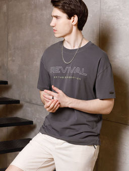 Свободная футболка с авторским принтом Свободная футболка с авторским принтом