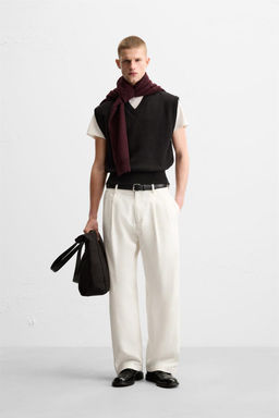 CROPPED FIT KNITTED WAISTCOAT
