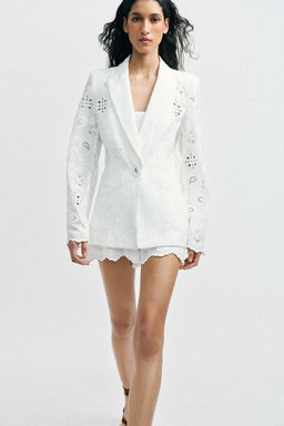 BLAZER ENTALLADA HOMBRERAS BORDADOS PERFORADOS / Blanco - Zara фото 3