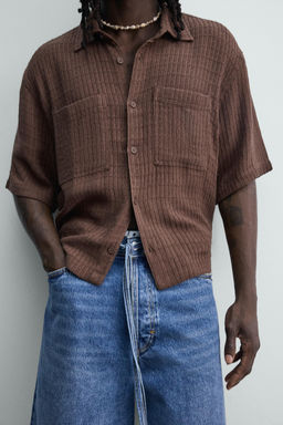 CAMISA RELAXED FIT ESTRUCTURA TEXTURA / Marr?n