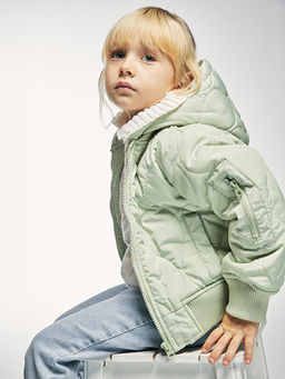 Kap??onlu Kapitone Desenli K?z ?ocuk Mont