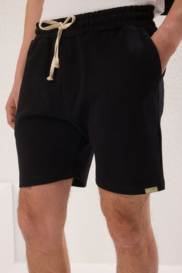 Siyah Regular/Normal Kesim Dokulu %100 Pamuklu Sort TMNSS24SR00022