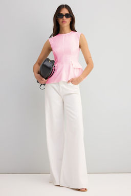Trendyolmilla Ekru Pamuklu Gabardin Peplum Fitted Bedene Oturan Cep Detayl? Dokuma Bluz TWOSS25BZ00538