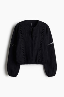 Blusa efecto arrugado con inserciones de encaje - H&m фото 2