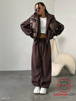 Стильная утеплённая тройка с перламутровой жилеткой