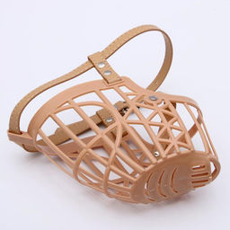 Намордник пластиковый №7 с ошейником из эко кожи ОМ 38 см ДН 14 см ОШ 55-72 см - Пижон фото 4