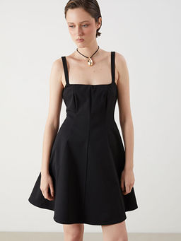 Kare Yaka Ask?l? Belden Oturtmal? Mini Elbise