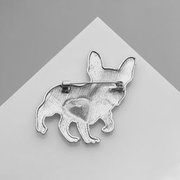 Брошь «Французский бульдог с сердечком», разноцветная в серебре