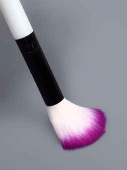 Цена за 2 шт. Набор кистей для макияжа COLOR POWER, 5 шт., чёрный, белый