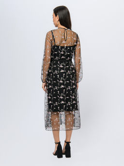 Платье черного цвета длины миди с цветочной вышивкой - 1001dress фото 4