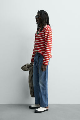 CAMISETA JACQUARD RAYAS AARON LEVINE X ZARA / Blanco / Rojo