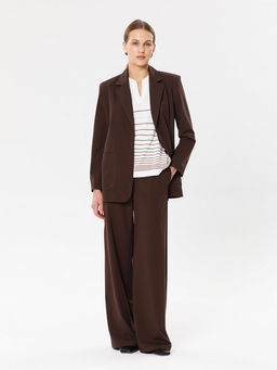 Комплект из жакета и брюк