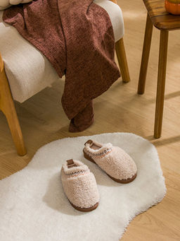 Nak?? Detayl? Kad?n Ev Terli?i